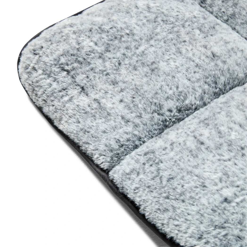 Snooza Cloud Comfort Washable Faux Fur Dog Travel Mat Close Up
